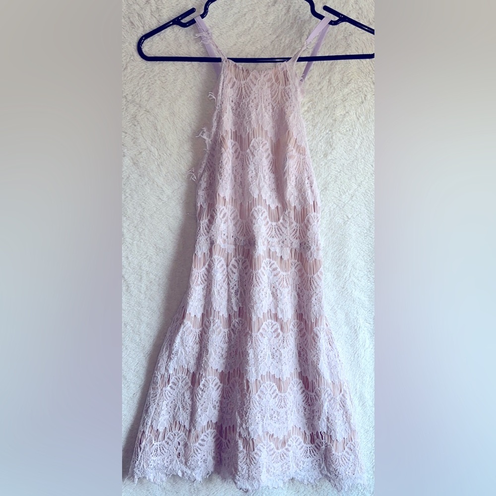 Perfect fancy lacy summer dress 👗 Spaghetti straps with crisscross in the back